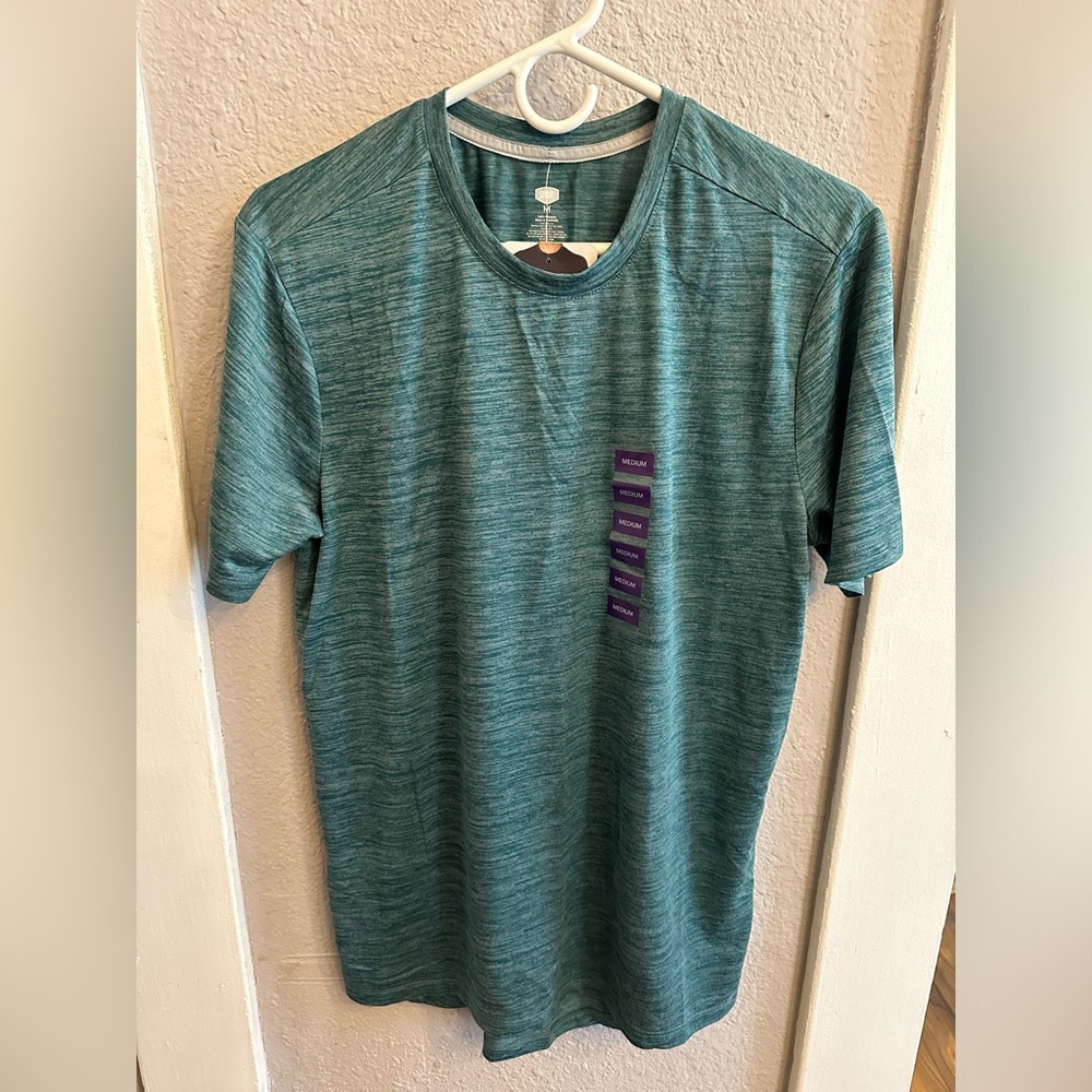 Berkley Jensen Quick Dry Shirt Medium NWT